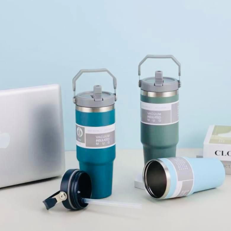 Personalised Vacuum Insulated Tumbler with Handle – 900ml